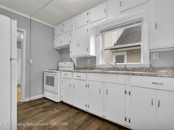 1522 Bailey Street, Lansing, MI 48910