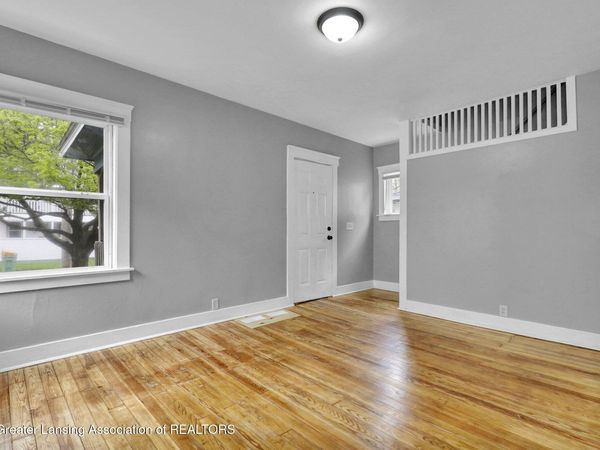 1522 Bailey Street, Lansing, MI 48910