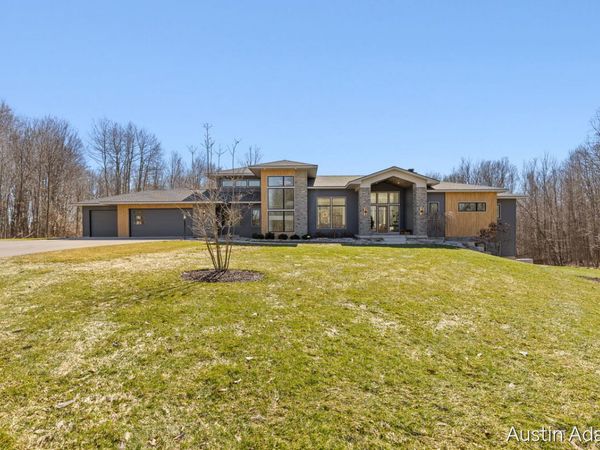 6880 Kilmer Drive SE, Grand Rapids, MI 49512