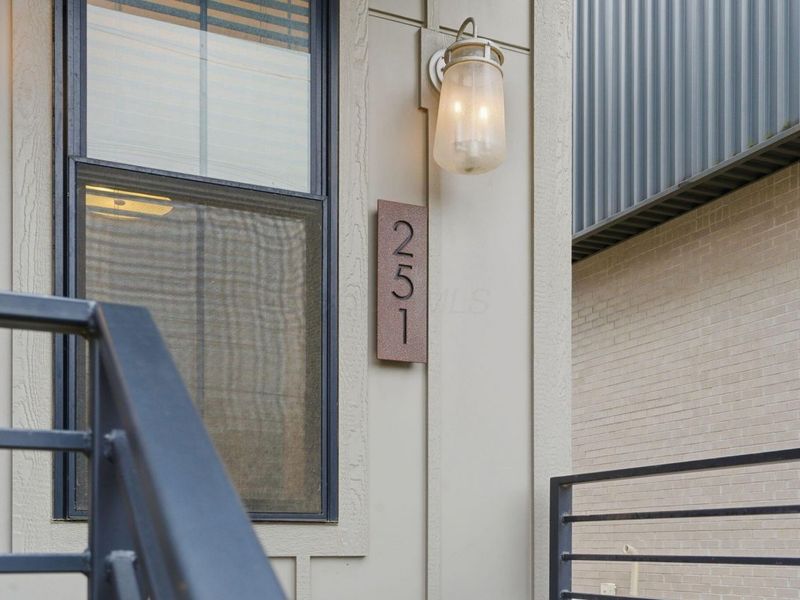 251 E 3rd Avenue , Columbus, OH 43201 Photo 72