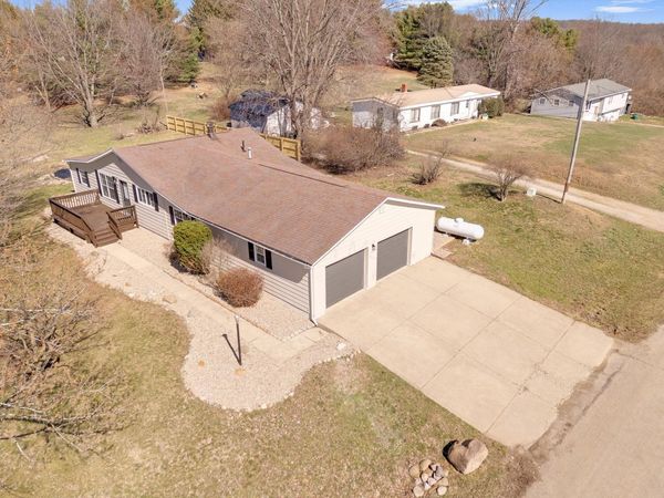 72 Mccoy Road, Saint Louisville, OH 43071