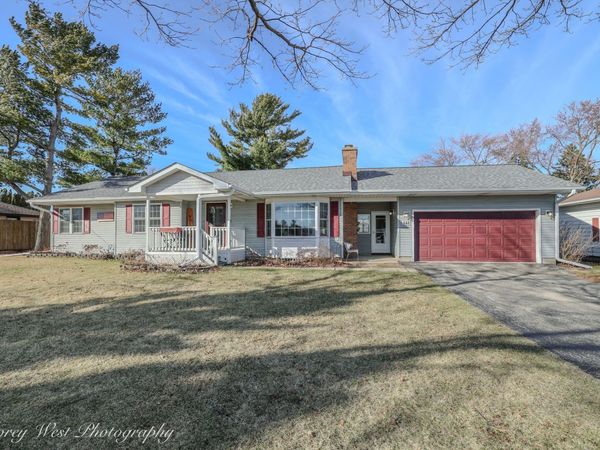 533 Bethany Road, Sycamore, IL 60178