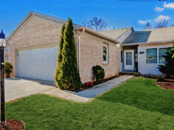 1212 Quail Run Drive, Savoy, IL 61874