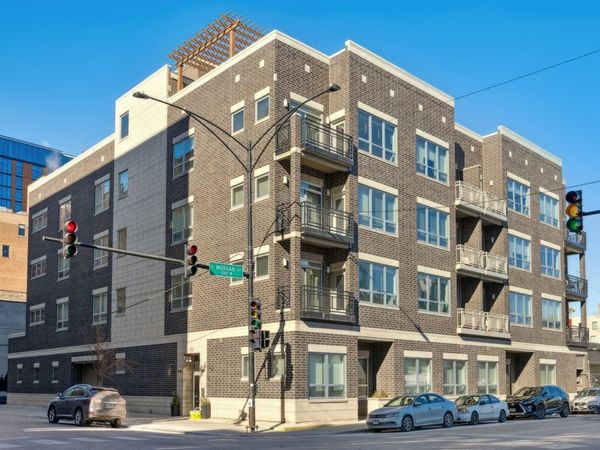 1002 W Van Buren Street, Unit 101, Chicago, IL 60607