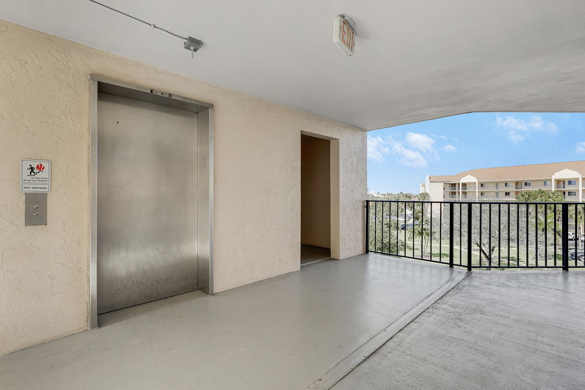 275 Palm Avenue, Unit A406, Jupiter, FL 33477 Photo