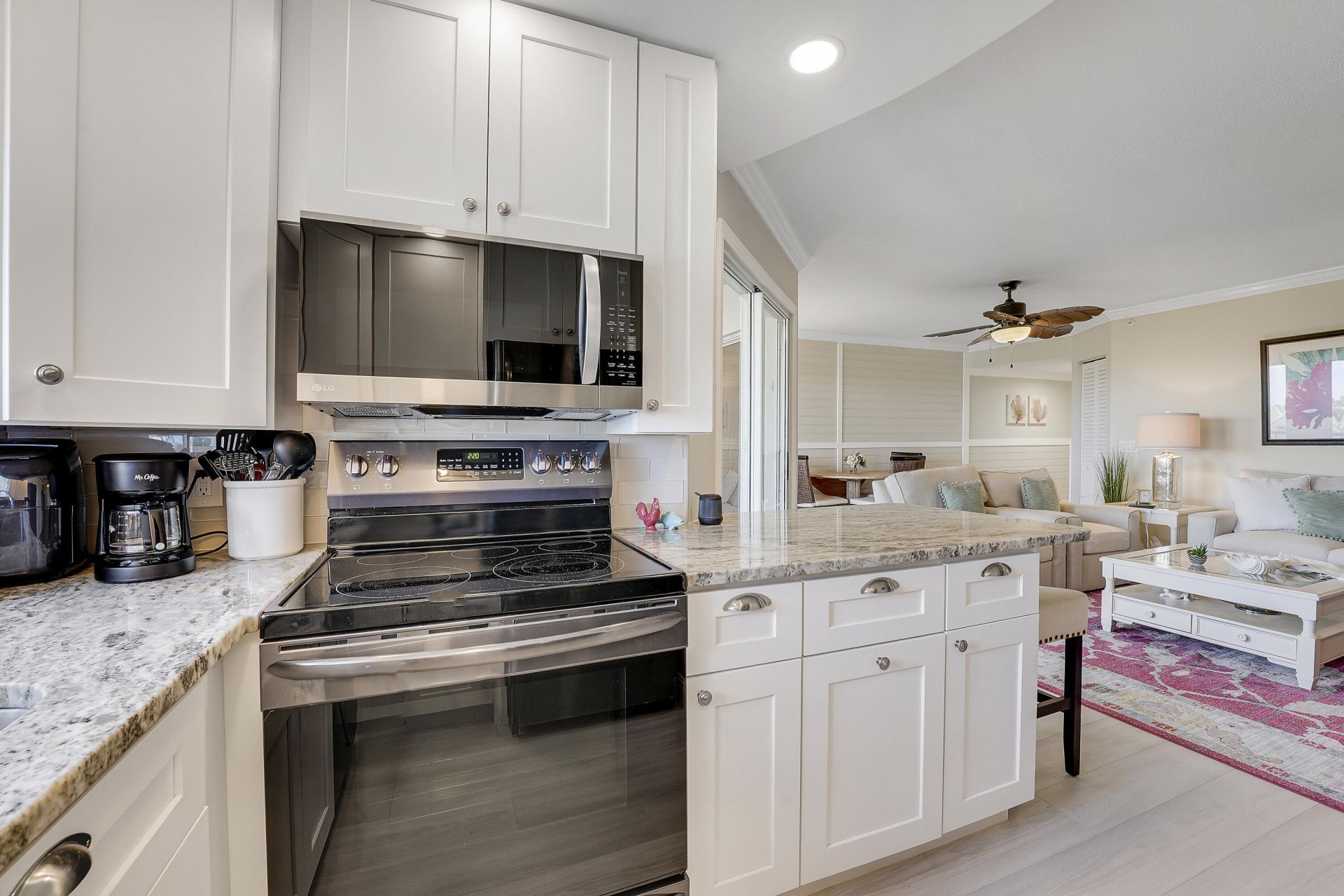 275 Palm Avenue, Unit A406, Jupiter, FL 33477 Photo