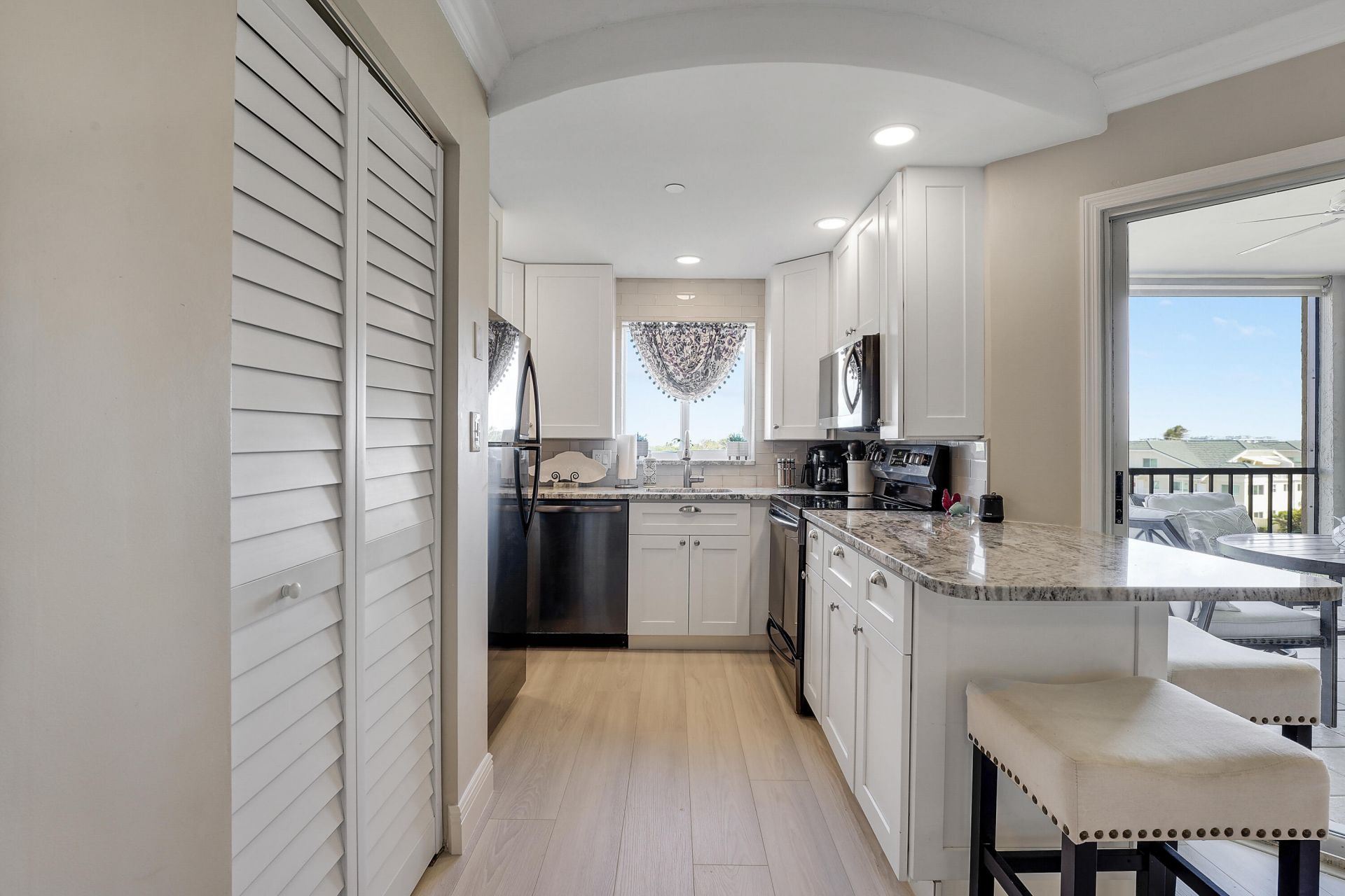 275 Palm Avenue, Unit A406, Jupiter, FL 33477 Photo