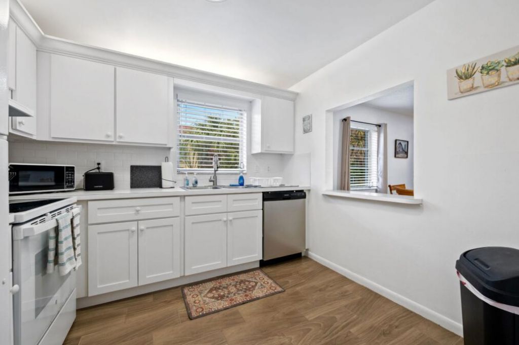 308 Southwind Court, Unit 1, North Palm Beach, FL 33408 Photo