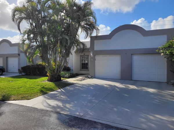 9110 Fairbanks Lane, Unit 4, Boca Raton, FL 33496