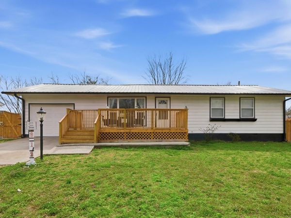 912 W Redbud Street , Jay, OK 74346