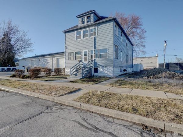 320 Hudson Street , Wyandotte, MI 48192