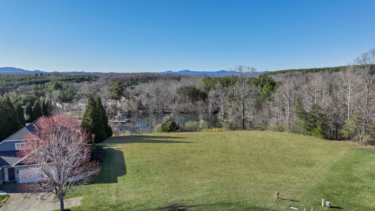 85 Carriage Homes Dr, Moneta, VA 24121 Main Photo