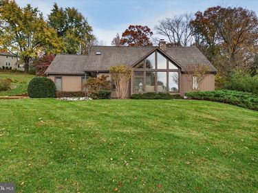 1049 SIGNAL HILL LANE LANE, LANCASTER, PA 17601