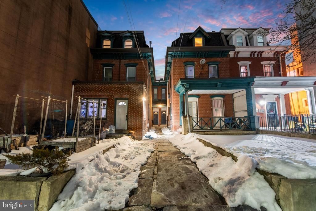 129-131 W Susquehanna Avenue, Philadelphia, PA 19122 Main Photo