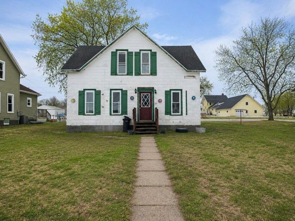 108 W Railroad Street, Fredericksburg, IA 50630