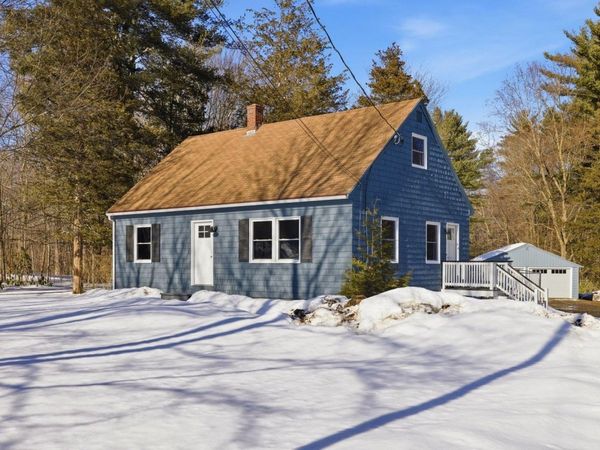 29 Lovell Road, Stratham, NH 03885