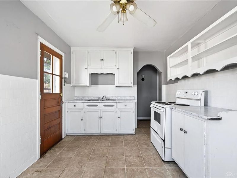 408 Sandhurst Drive, Dayton, OH 45405 Photo 11