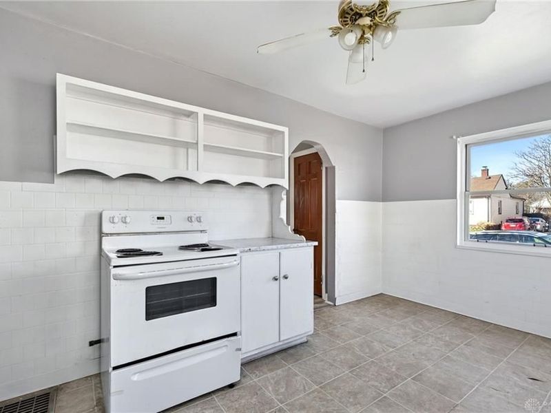 408 Sandhurst Drive, Dayton, OH 45405 Photo 12