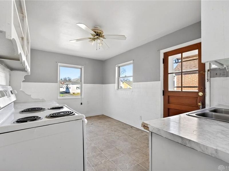 408 Sandhurst Drive, Dayton, OH 45405 Photo 14