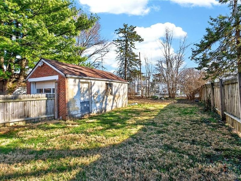 408 Sandhurst Drive, Dayton, OH 45405 Photo 29