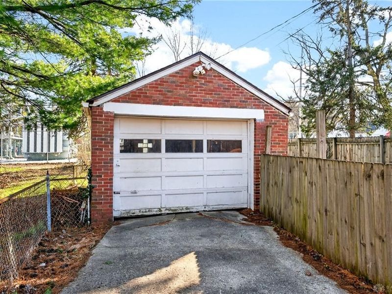 408 Sandhurst Drive, Dayton, OH 45405 Photo 32