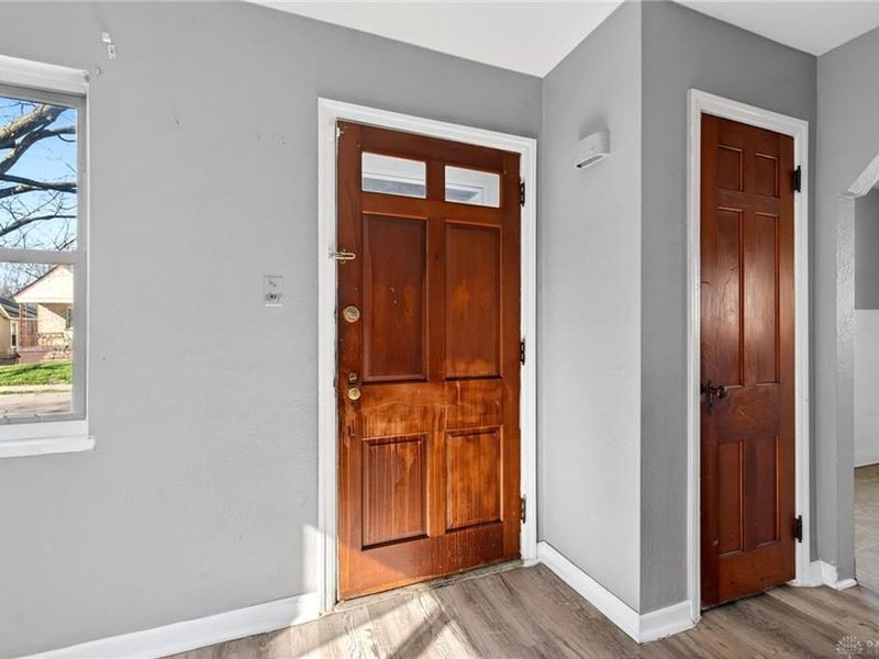 408 Sandhurst Drive, Dayton, OH 45405 Photo 6