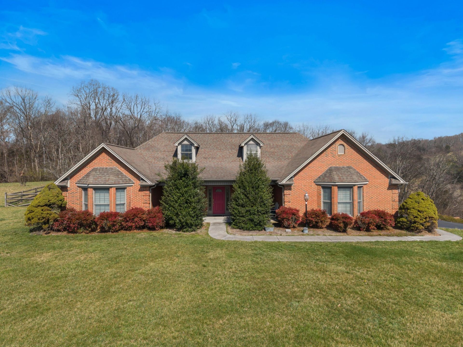 1141 Carolina Drive, Dandridge, TN 37725 Main Photo