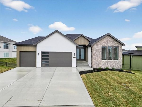 8203 NW 89th Terrace, Kansas City, MO 64153