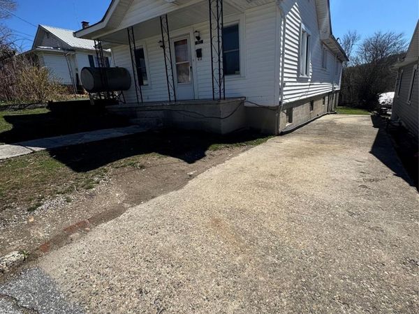 80 English Street , Spruce Pine, NC 28777