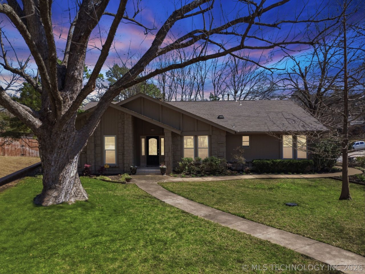 7135 S Columbia Avenue, Tulsa, OK 74136 Main Photo