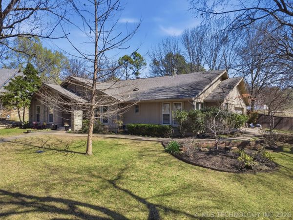 7135 S Columbia Avenue, Tulsa, OK 74136