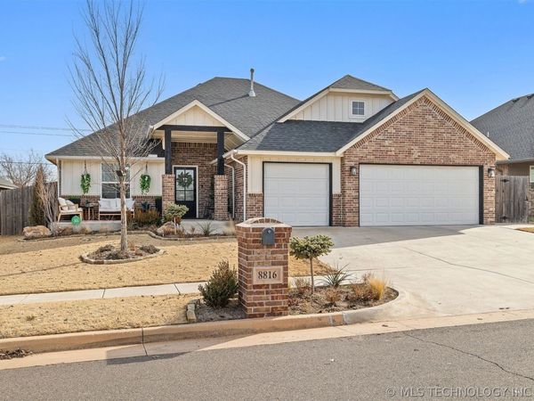 8816 Stacy Lynn Lane, Yukon, OK 73099