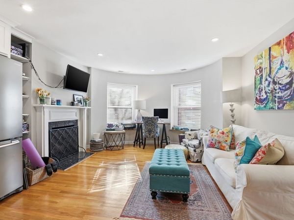 95 Gainsborough Street, Unit 302, Boston, MA 02115