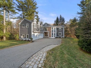 146 Pine St, Dover, MA 02030