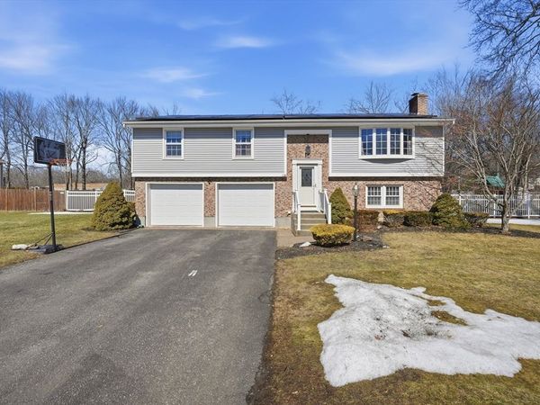 138 Elmar Dr, Agawam, MA 01030
