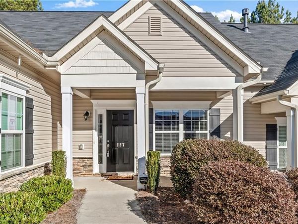 227 Hawks Nest Circle, Clemmons, NC 27012