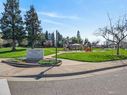 8337 Grand Cru Dr, Sacramento, CA 95829 Photo