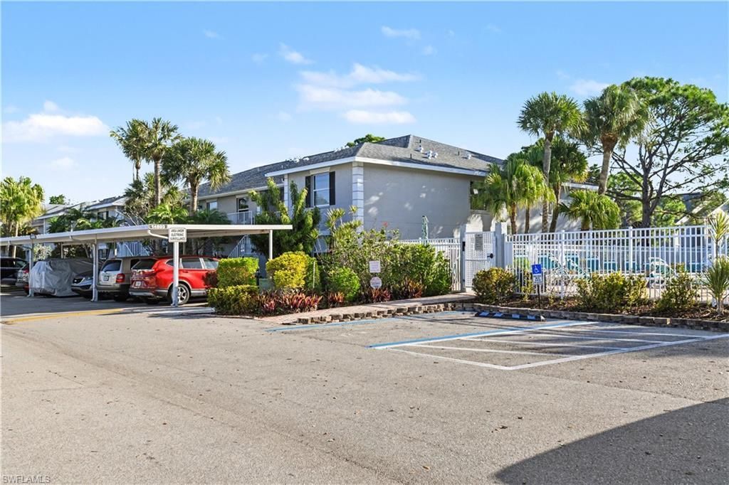 14503 Lakewood Trace Ct, Unit 104, Fort Myers, FL 33919 Photo
