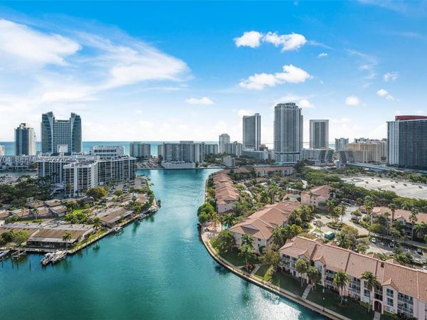 300 Three Islands Blvd , Unit PH4A, Hallandale Beach, FL 33009