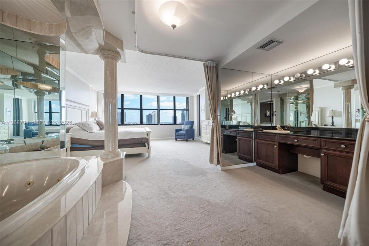 300 Three Islands Blvd , Unit PH4A, Hallandale Beach, FL 33009 Photo