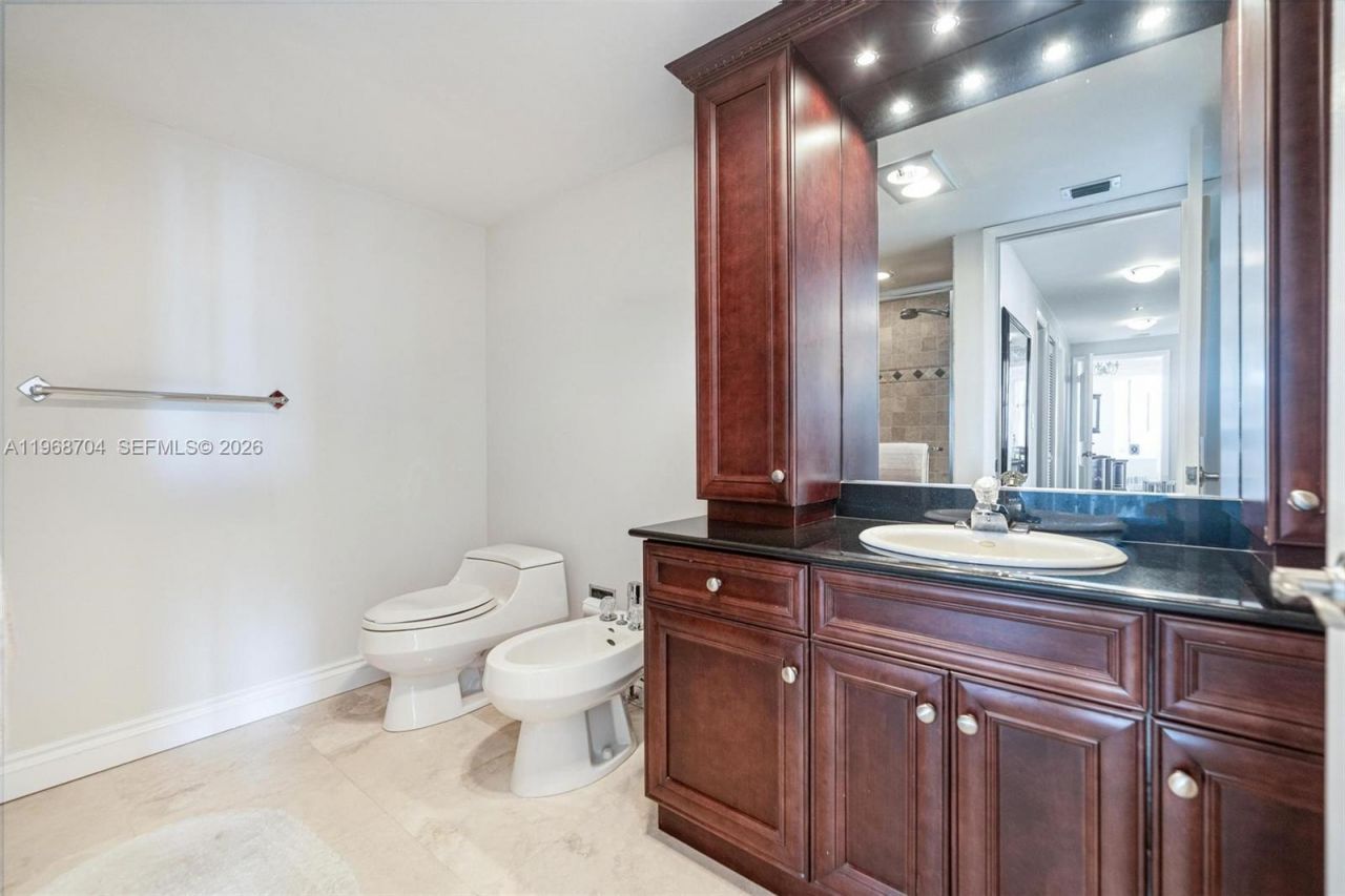 300 Three Islands Blvd , Unit PH4A, Hallandale Beach, FL 33009 Photo