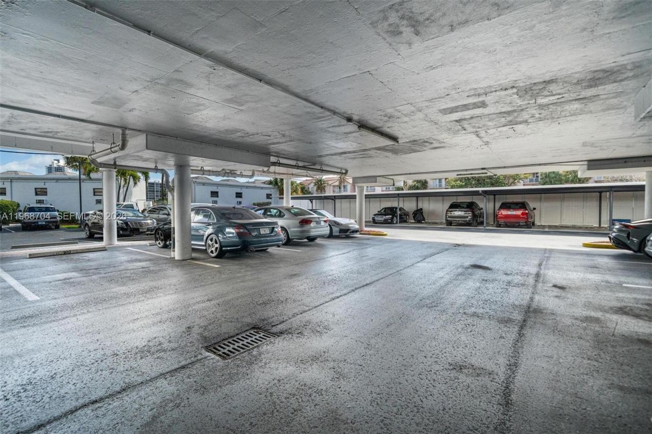 300 Three Islands Blvd , Unit PH4A, Hallandale Beach, FL 33009 Photo