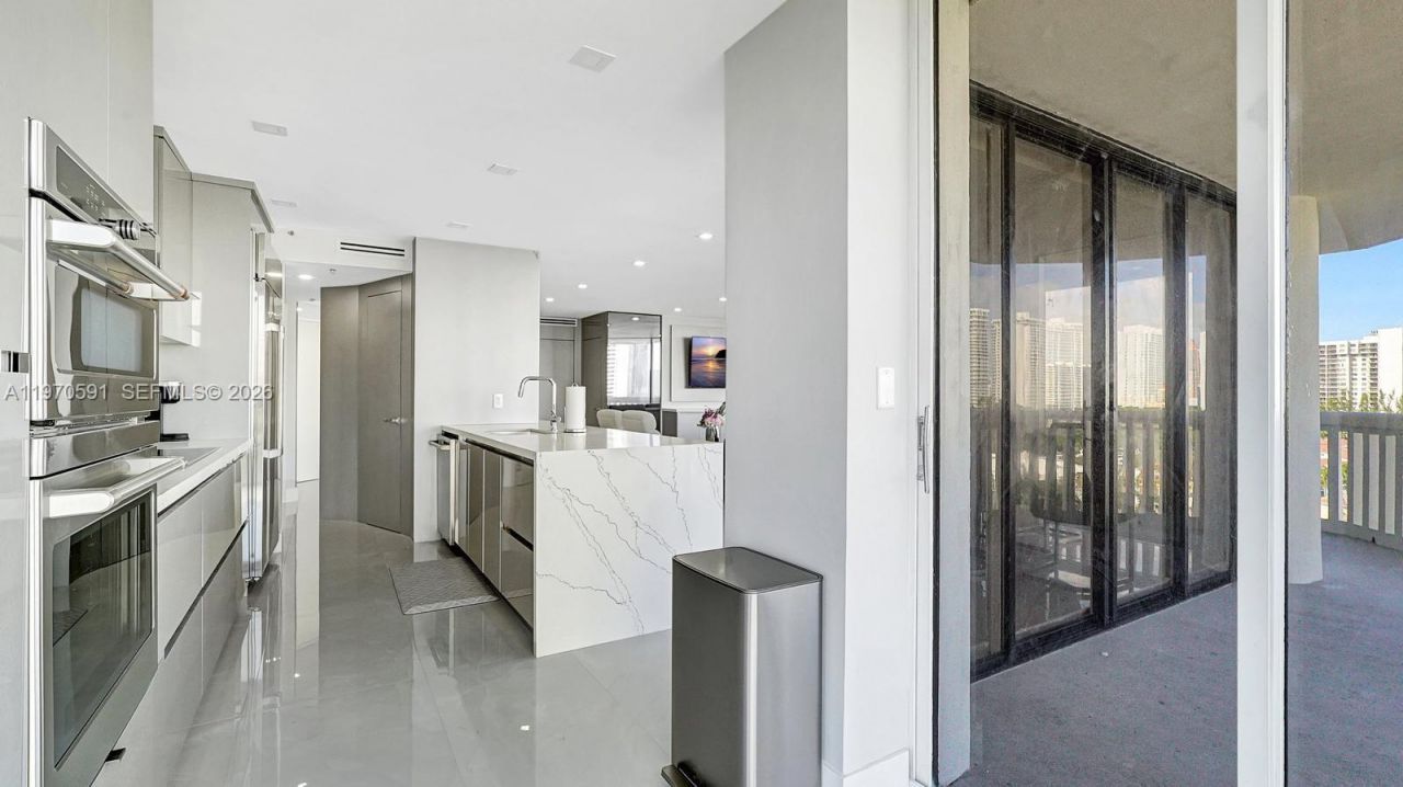 1000 E Island Blvd , Unit 1004, Aventura, FL 33160 Photo