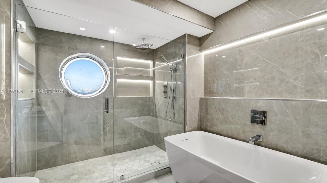 1000 E Island Blvd , Unit 1004, Aventura, FL 33160 Photo