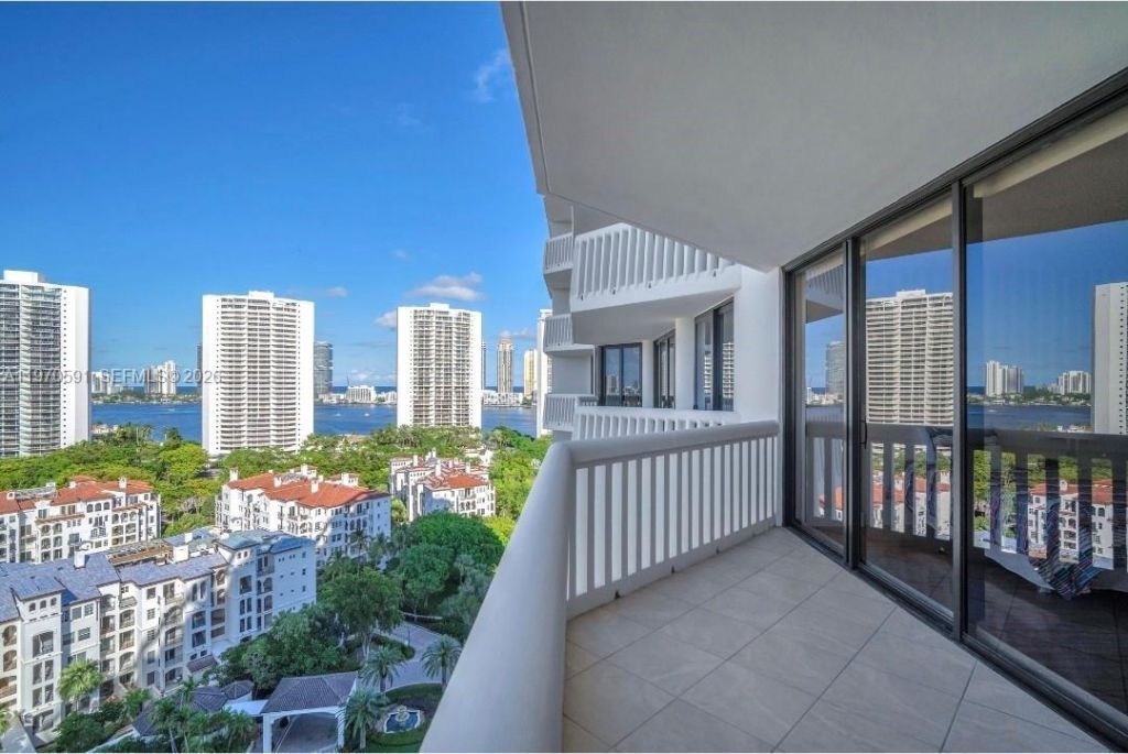 1000 E Island Blvd , Unit 1004, Aventura, FL 33160 Photo