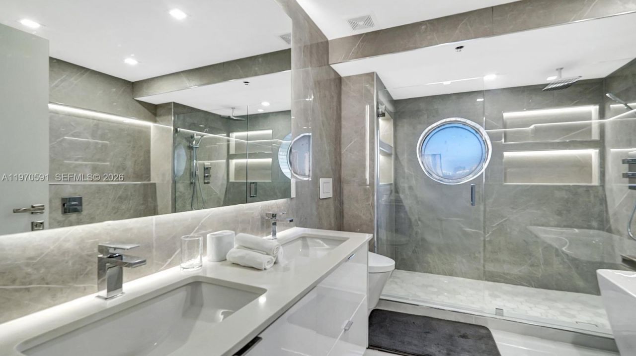 1000 E Island Blvd , Unit 1004, Aventura, FL 33160 Photo