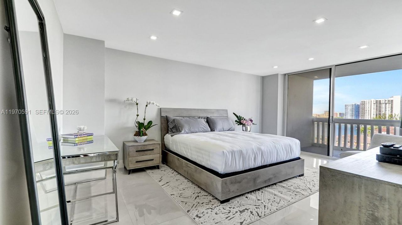 1000 E Island Blvd , Unit 1004, Aventura, FL 33160 Photo