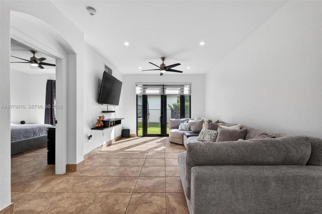 21143 SW 92nd Pl, Cutler Bay, FL 33189 Photo