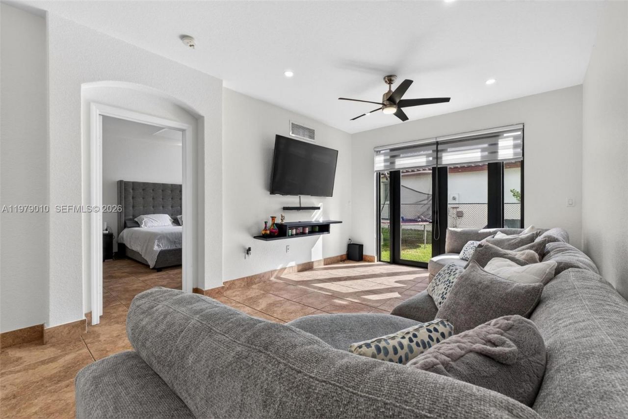 21143 SW 92nd Pl, Cutler Bay, FL 33189 Photo