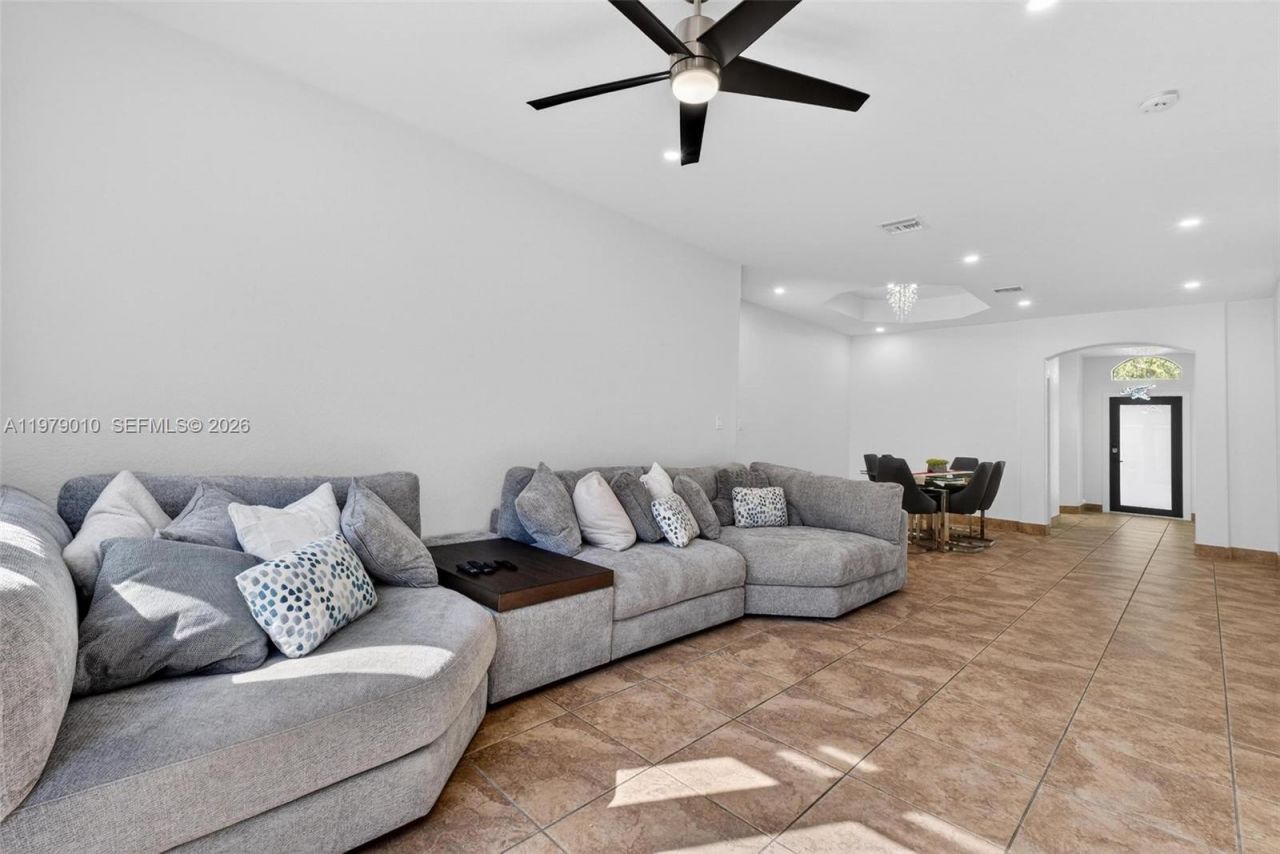 21143 SW 92nd Pl, Cutler Bay, FL 33189 Photo